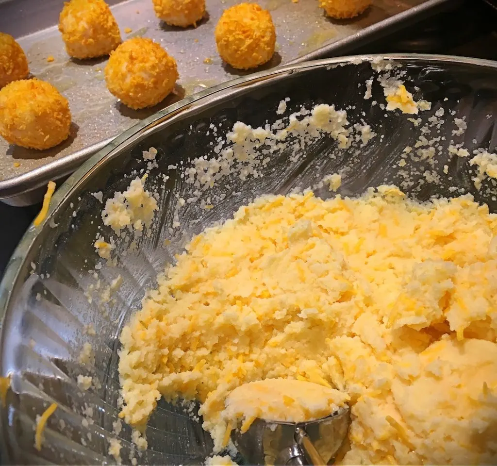 baked-cheddar-potato-ball-puffs