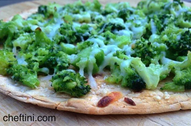 Flatbread Broccoli Piza