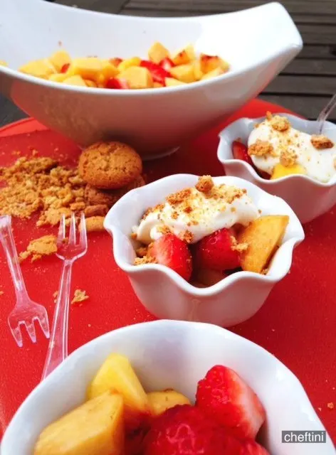 Fresh fruit with whipped yogurt and amaretto cookies