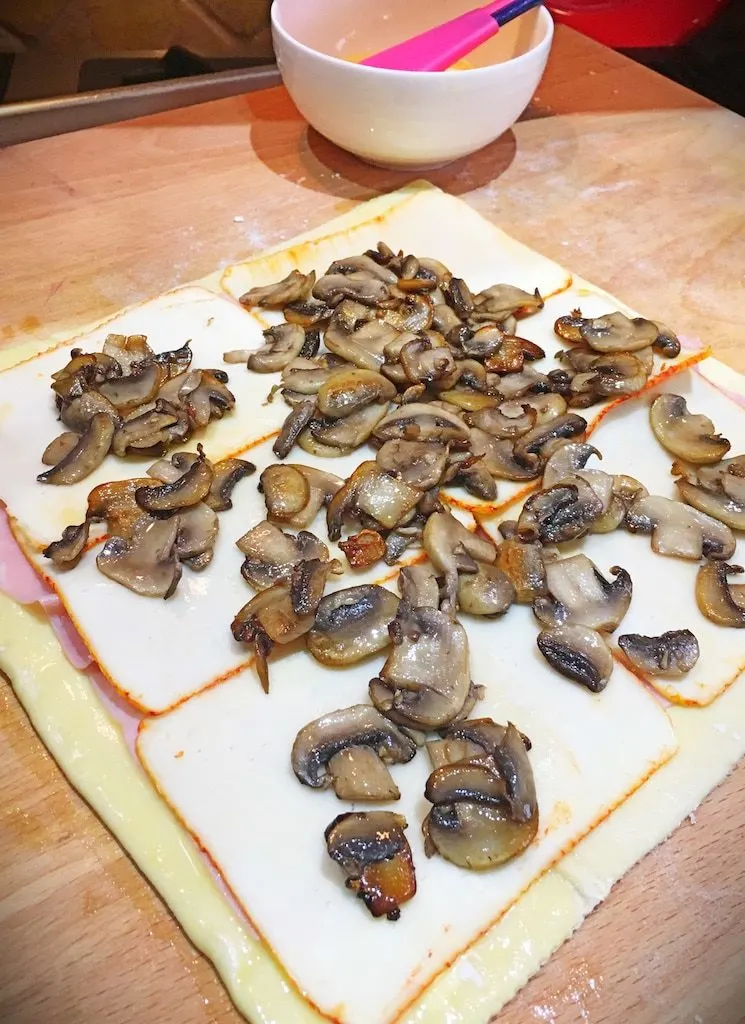 ham-cheese-mushrooms-puff-pastry-pinwheel