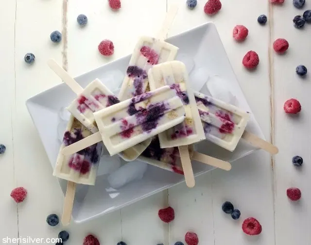 4th of july cheesecake pops